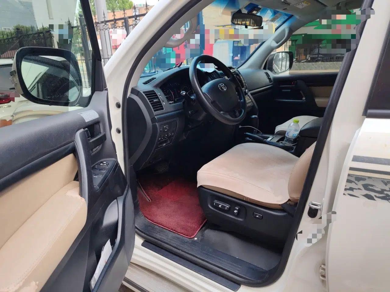 Toyota Land Cruiser Automatic all‑wheel drive, 4.0L, 8 seats, parallel import — миниатюра 16