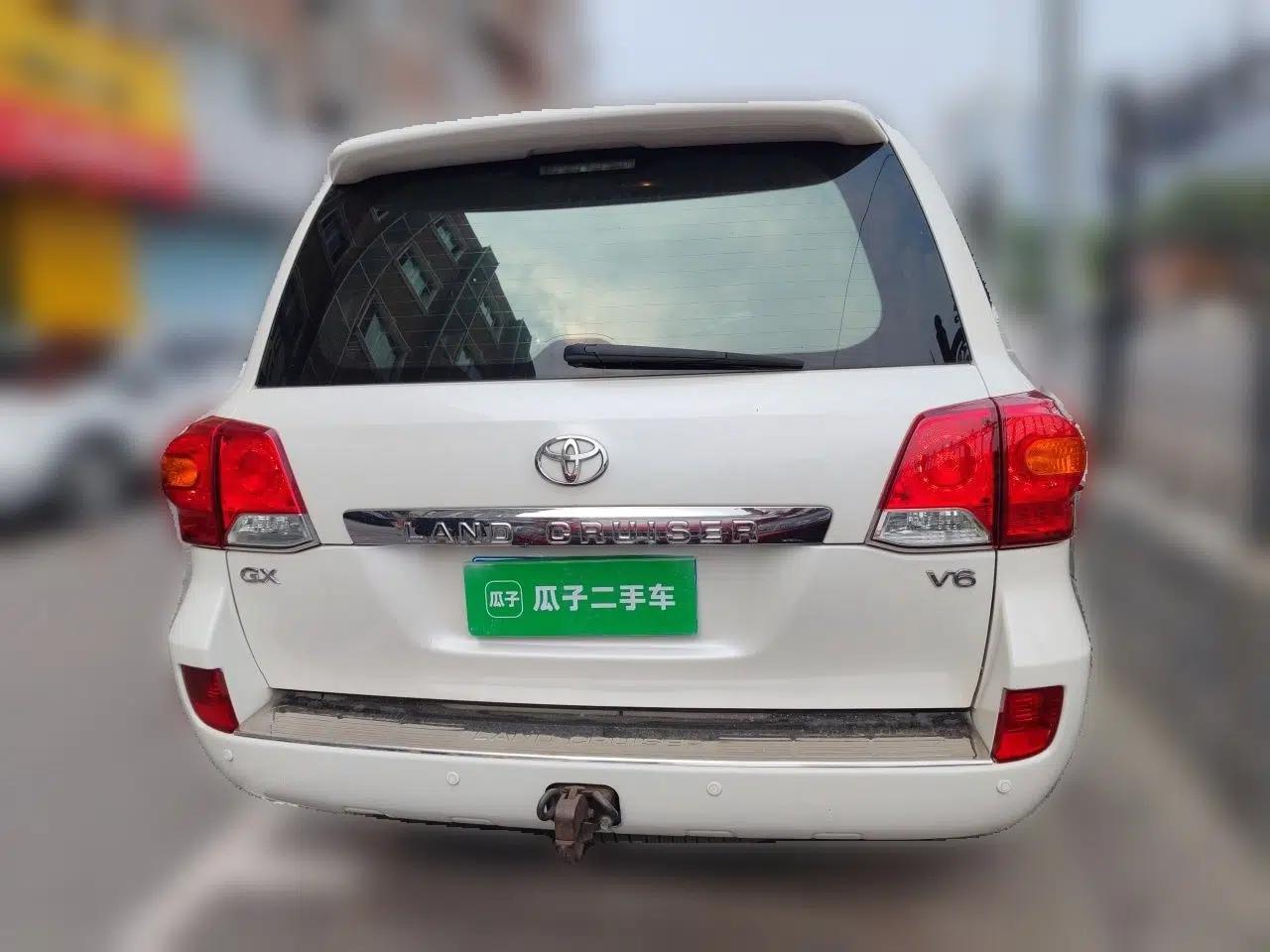 Toyota Land Cruiser Automatic all‑wheel drive, 4.0L, 8 seats, parallel import — миниатюра 5