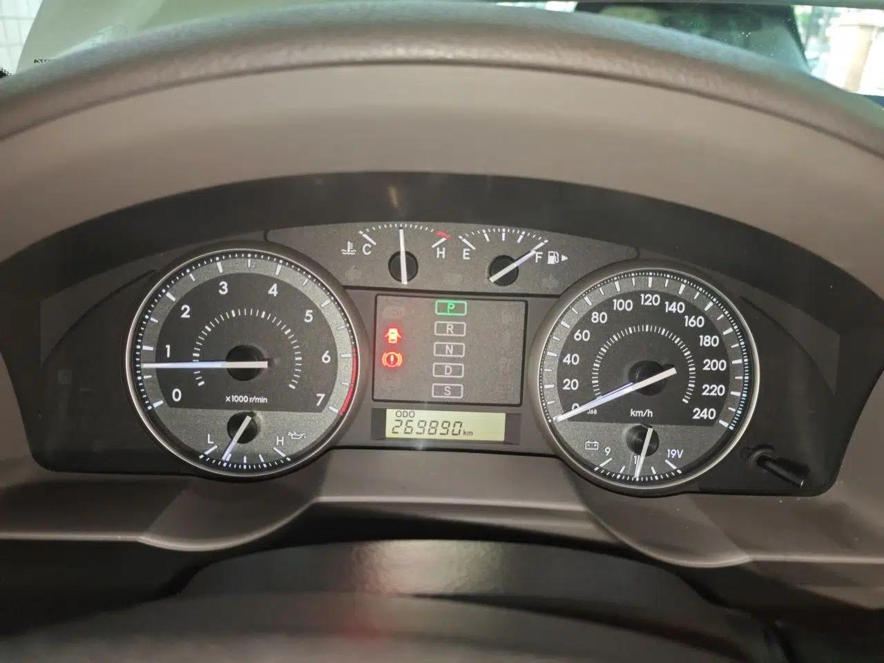 Toyota Land Cruiser 2012 4.0L Automatic VX — миниатюра 11