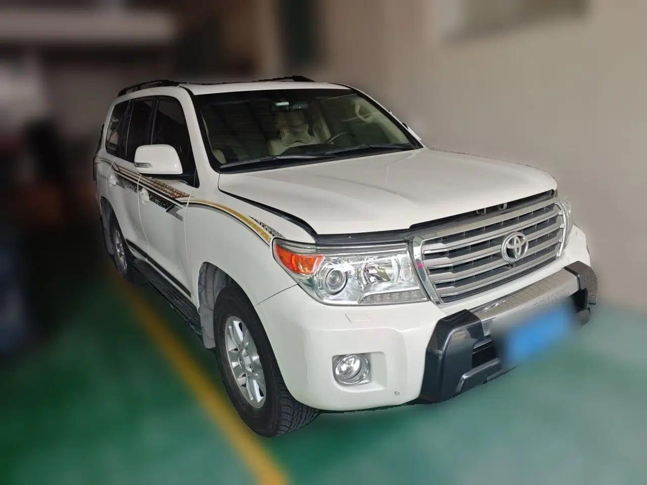 Toyota Land Cruiser 2012 4.0L Automatic VX — миниатюра 3