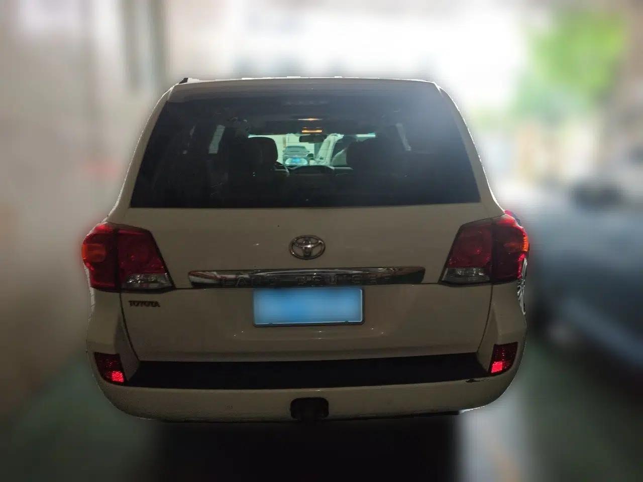 Toyota Land Cruiser 2012 4.0L Automatic VX — миниатюра 5