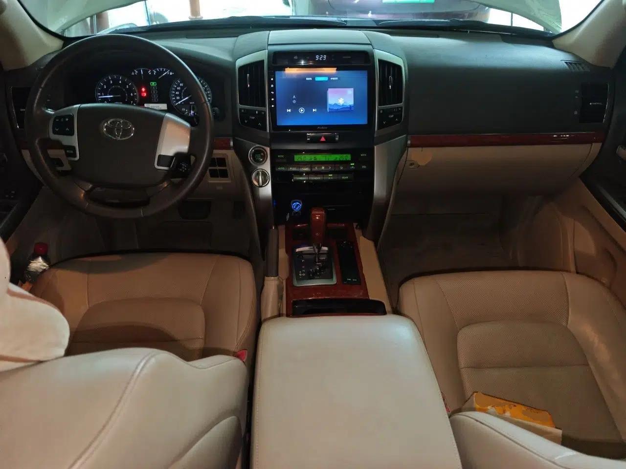 Toyota Land Cruiser 2012 4.0L Automatic VX — миниатюра 9