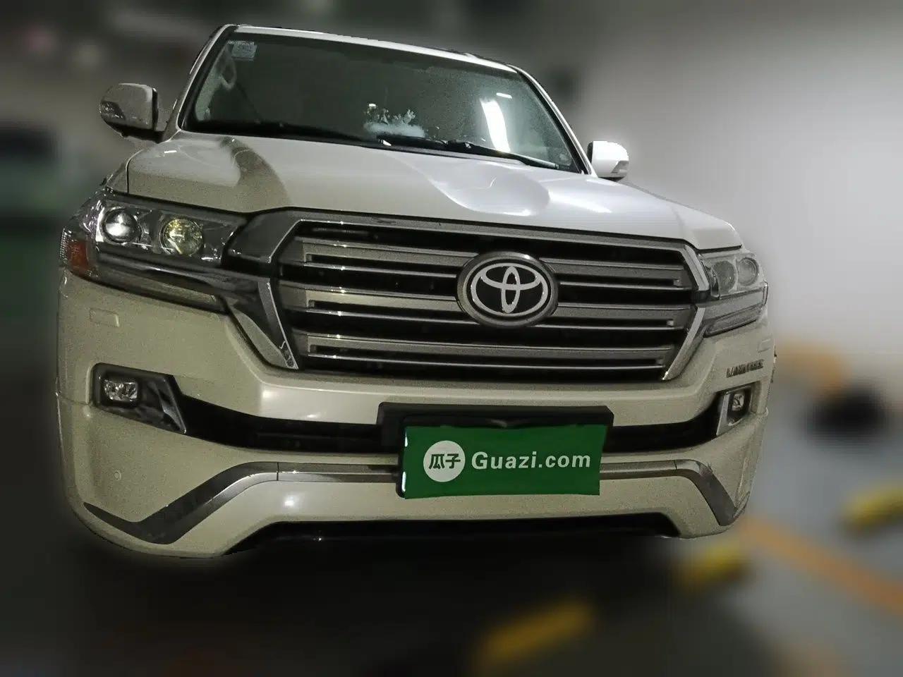 Toyota Land Cruiser 2016 Toyota Land Cruiser, 8-seater, 4.0-liter automatic (parallel import) — миниатюра 2