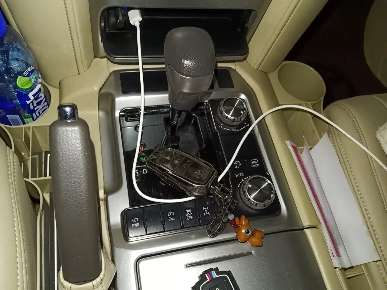 Toyota Land Cruiser 2016 Toyota Land Cruiser, 8-seater, 4.0-liter automatic (parallel import) — миниатюра 14