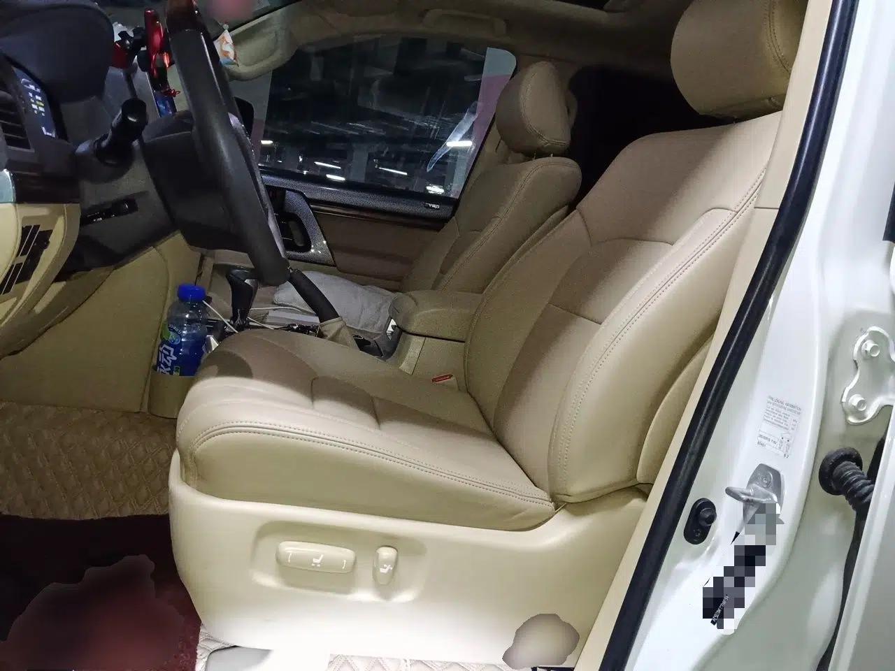 Toyota Land Cruiser 2016 Toyota Land Cruiser, 8-seater, 4.0-liter automatic (parallel import) — миниатюра 15