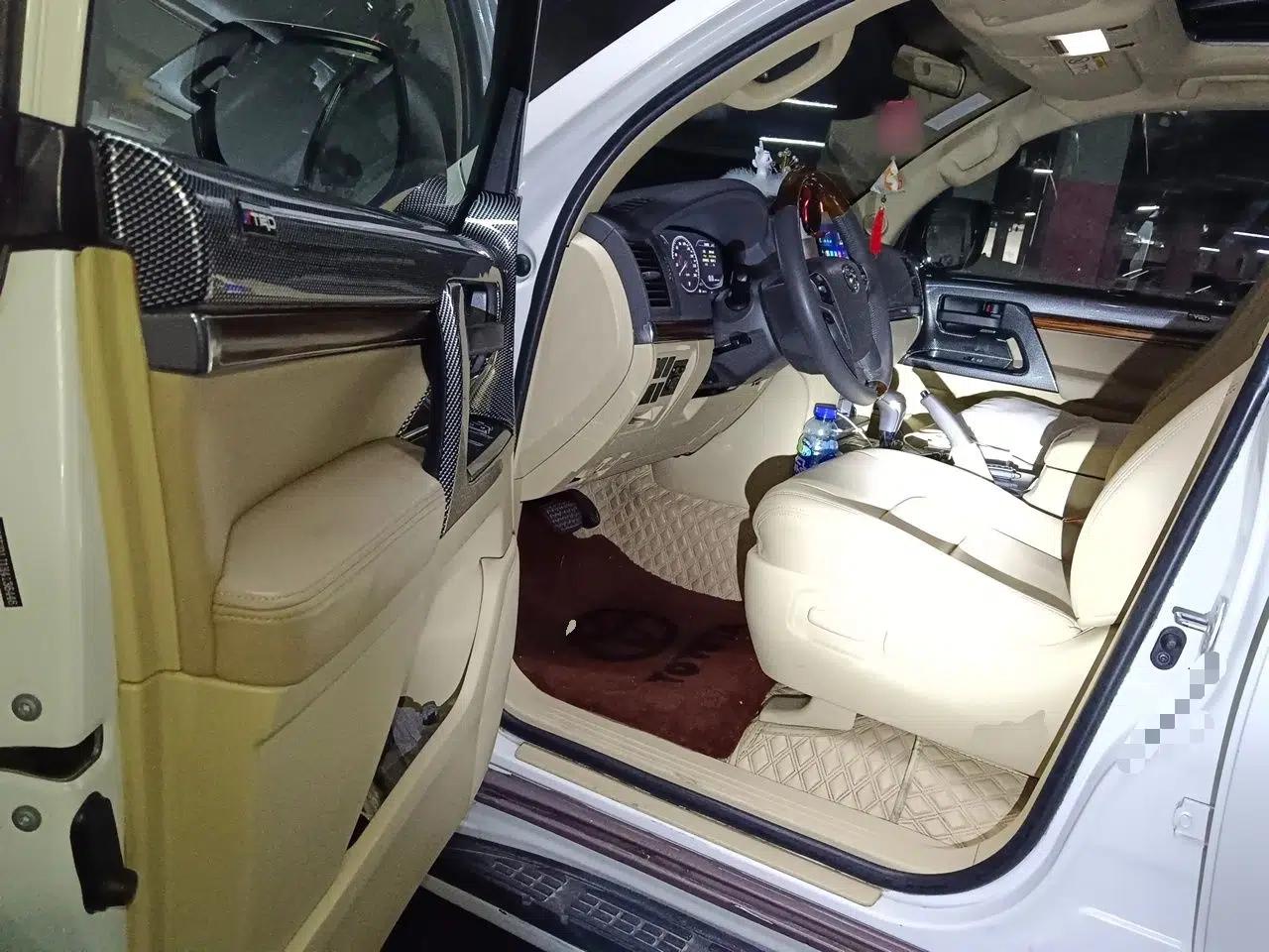 Toyota Land Cruiser 2016 Toyota Land Cruiser, 8-seater, 4.0-liter automatic (parallel import) — миниатюра 16