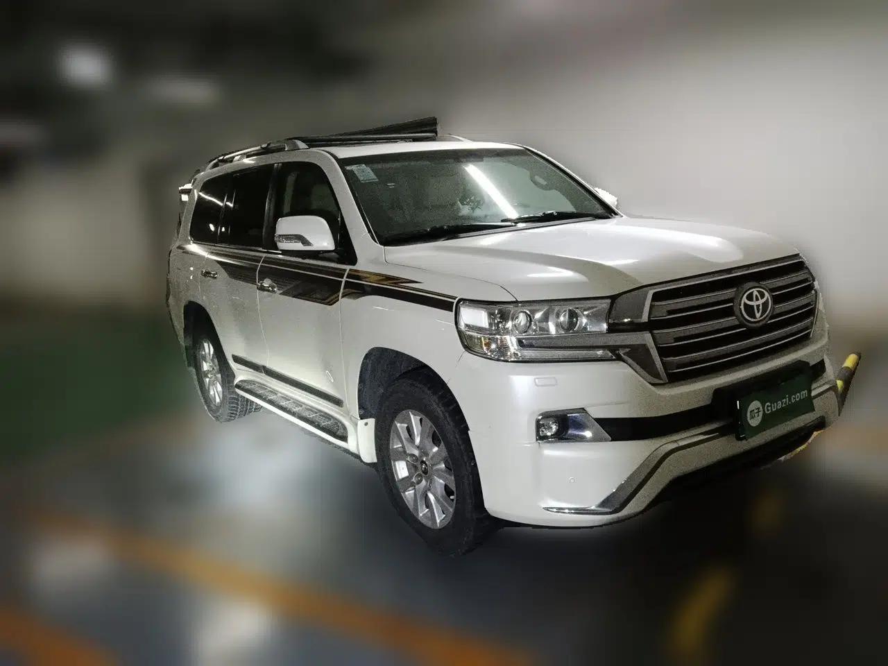 Toyota Land Cruiser 2016 Toyota Land Cruiser, 8-seater, 4.0-liter automatic (parallel import) — миниатюра 3
