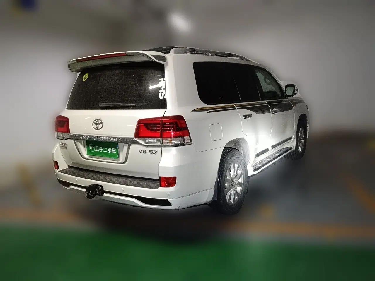 Toyota Land Cruiser 2016 Toyota Land Cruiser, 8-seater, 4.0-liter automatic (parallel import) — миниатюра 6