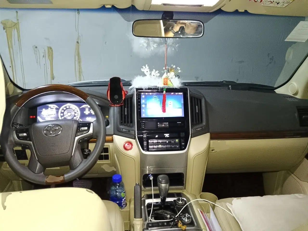 Toyota Land Cruiser 2016 Toyota Land Cruiser, 8-seater, 4.0-liter automatic (parallel import) — миниатюра 9