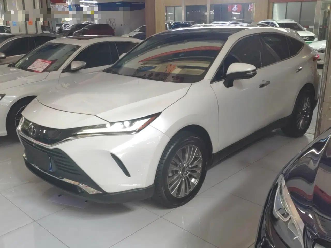 Toyota Harrier 2022 2.0L CVT Two-Wheel Drive Deluxe Edition — миниатюра 1