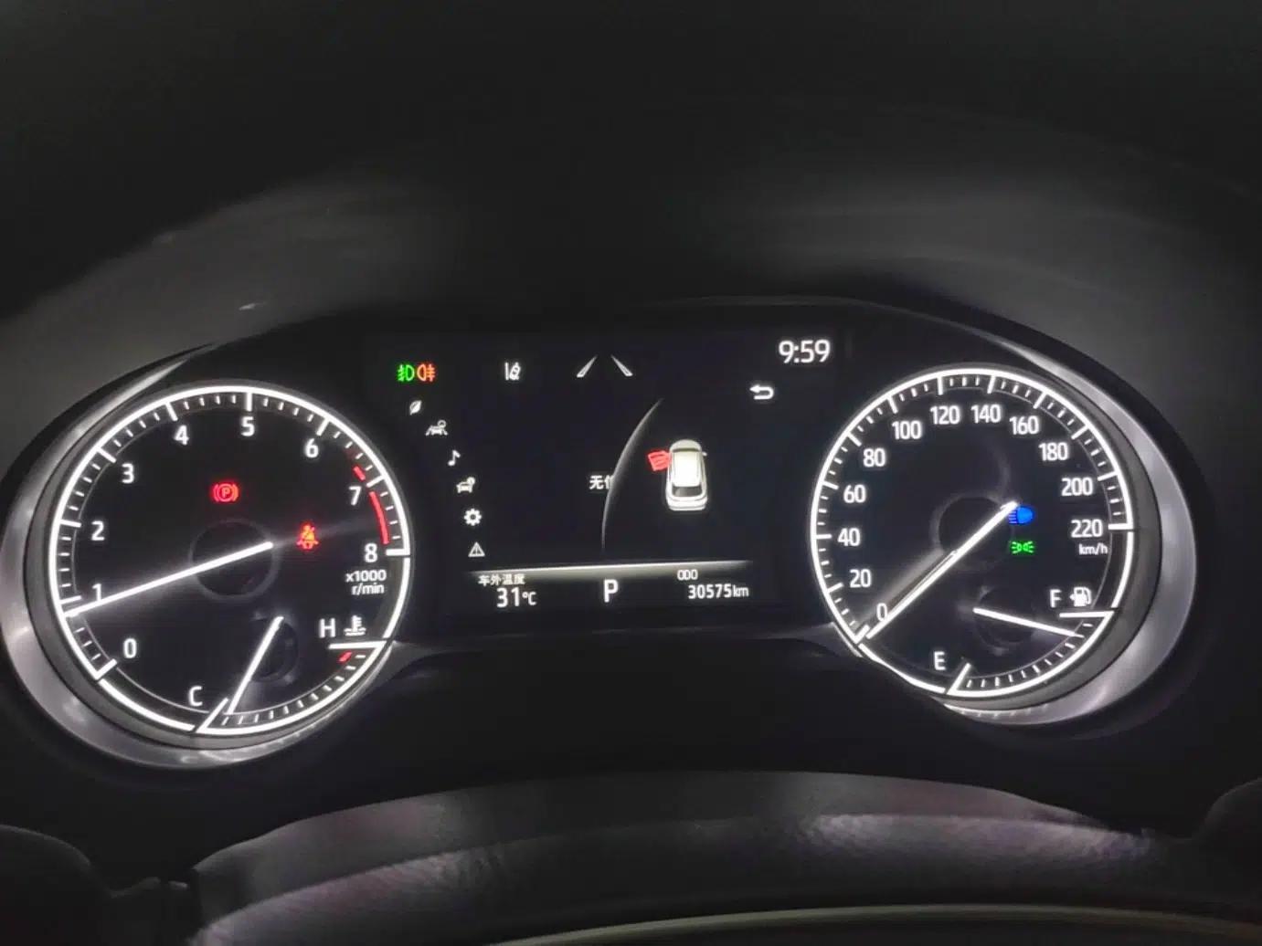 Toyota Harrier 2022 2.0L CVT Two-Wheel Drive Deluxe Edition — миниатюра 14