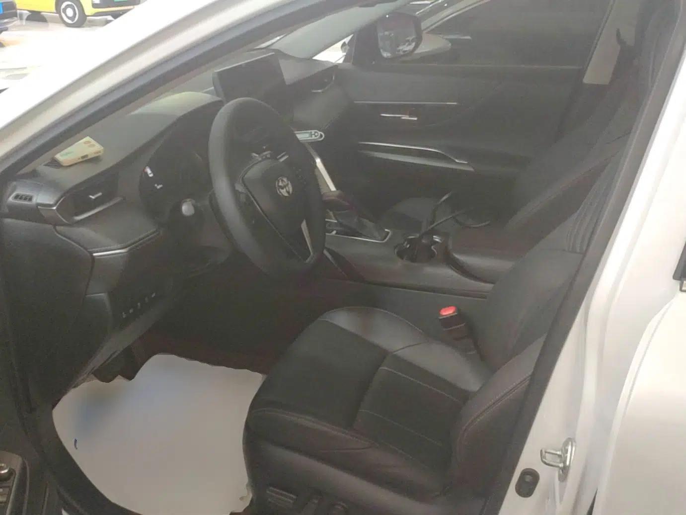 Toyota Harrier 2022 2.0L CVT Two-Wheel Drive Deluxe Edition — миниатюра 17