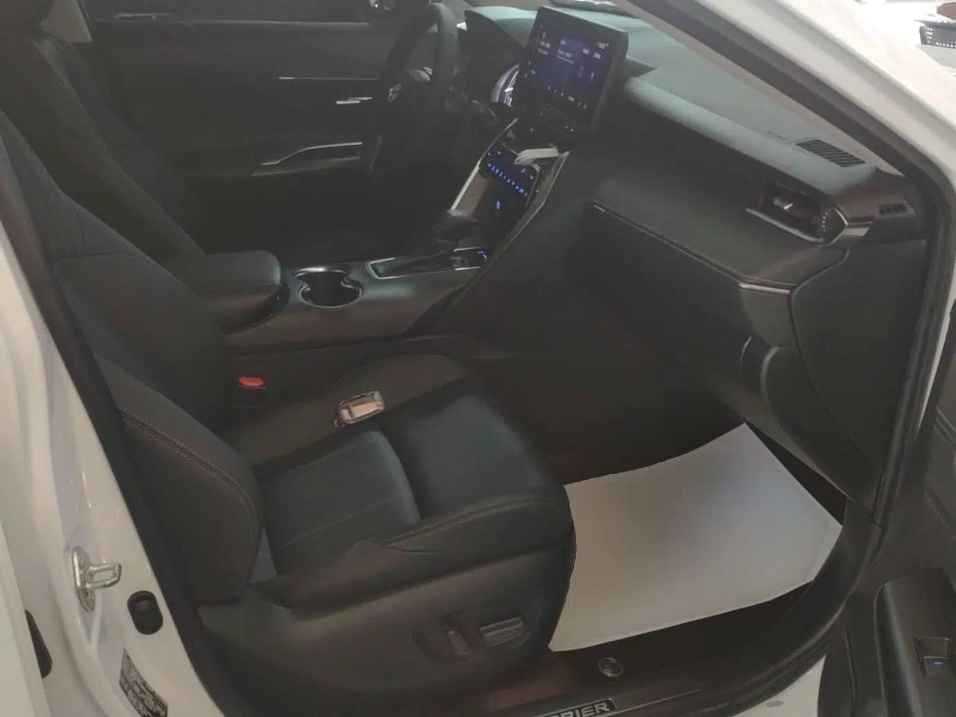 Toyota Harrier 2022 2.0L CVT Two-Wheel Drive Deluxe Edition — миниатюра 19