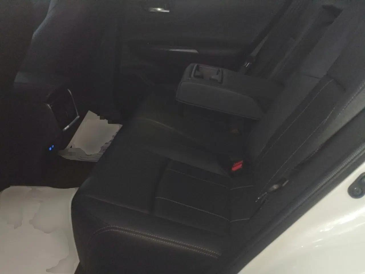 Toyota Harrier 2022 2.0L CVT Two-Wheel Drive Deluxe Edition — миниатюра 20