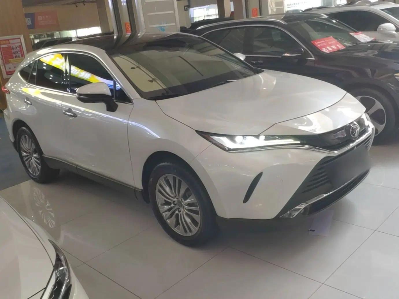 Toyota Harrier 2022 2.0L CVT Two-Wheel Drive Deluxe Edition — миниатюра 3