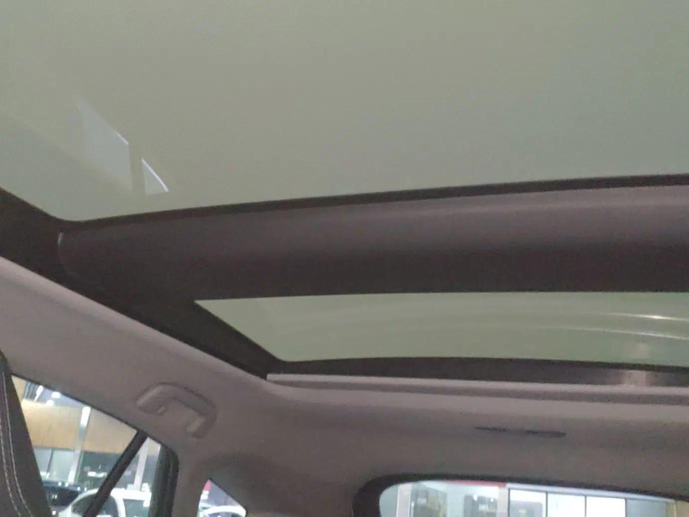Toyota Harrier 2022 2.0L CVT Two-Wheel Drive Deluxe Edition — миниатюра 21
