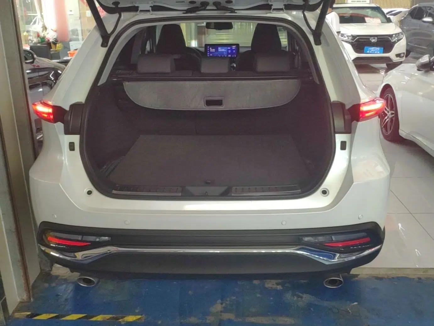 Toyota Harrier 2022 2.0L CVT Two-Wheel Drive Deluxe Edition — миниатюра 22