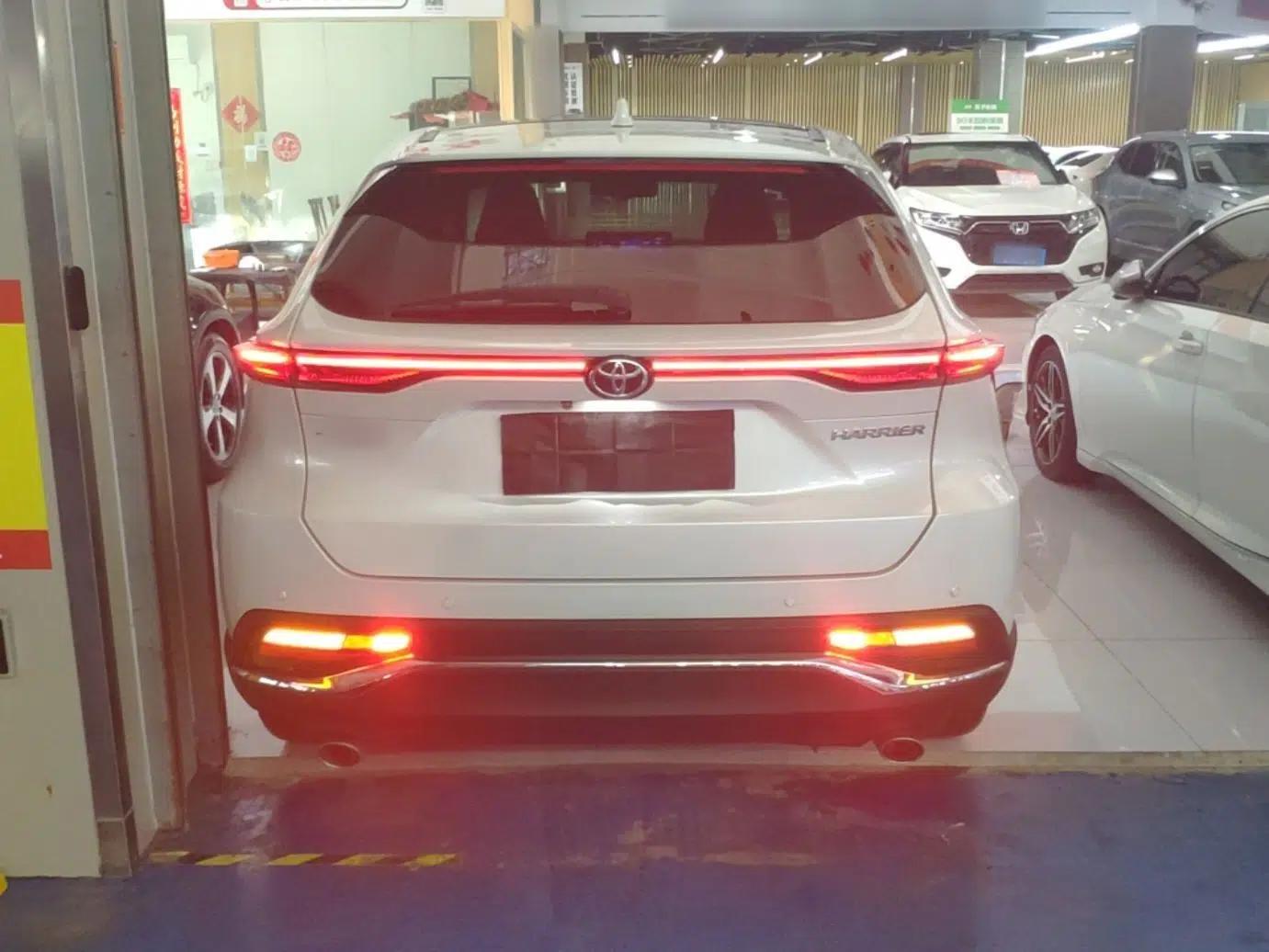 Toyota Harrier 2022 2.0L CVT Two-Wheel Drive Deluxe Edition — миниатюра 5
