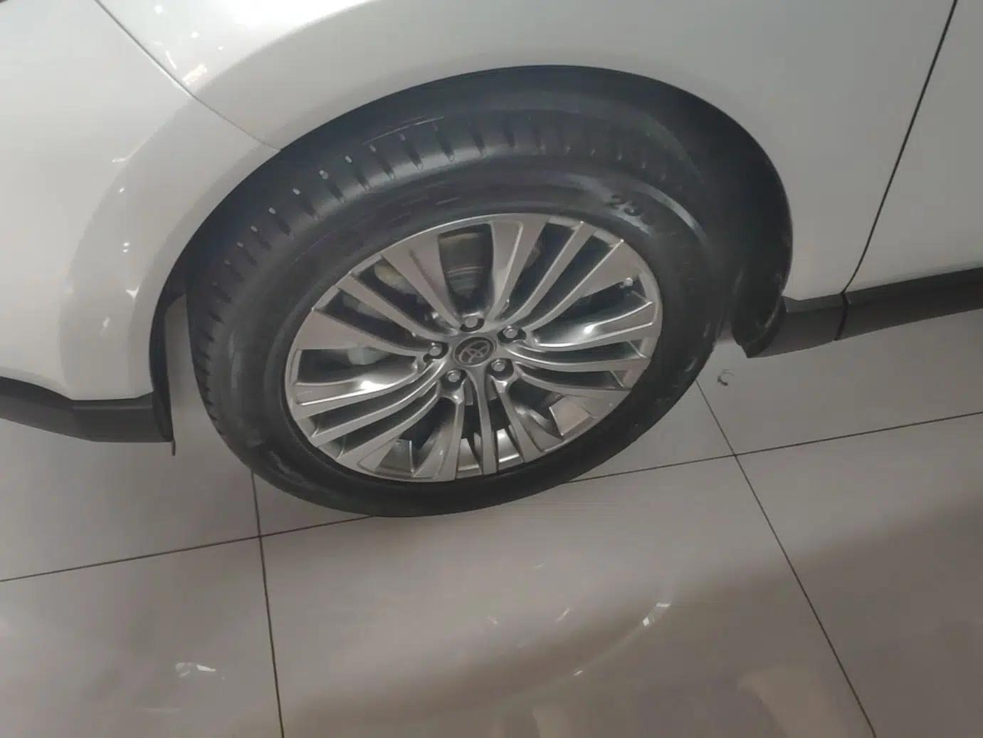 Toyota Harrier 2022 2.0L CVT Two-Wheel Drive Deluxe Edition — миниатюра 10