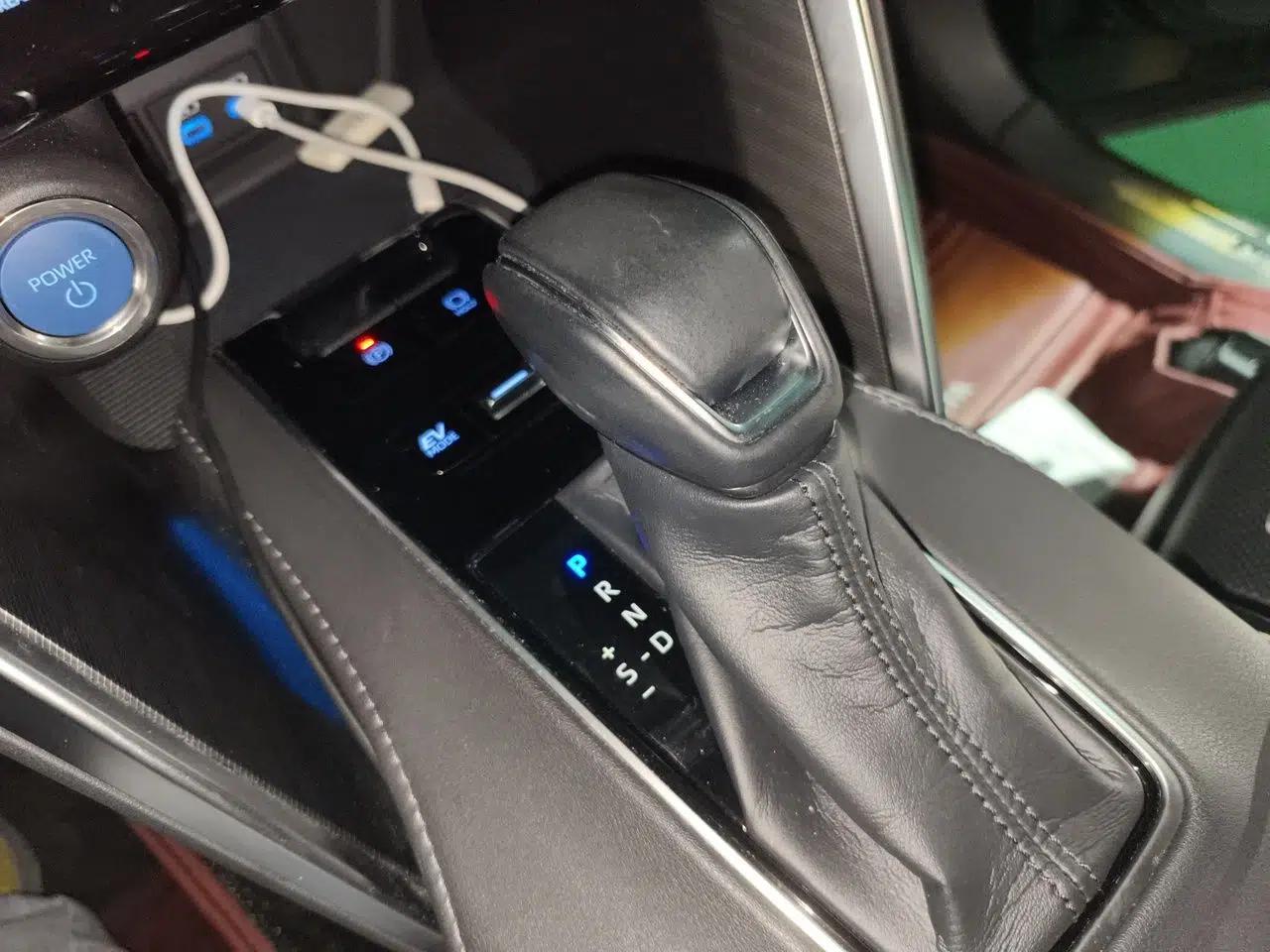 Toyota Harrier 2022 Dual-Engine 2.5L CVT Four-Wheel Drive Luxury Edition — миниатюра 14