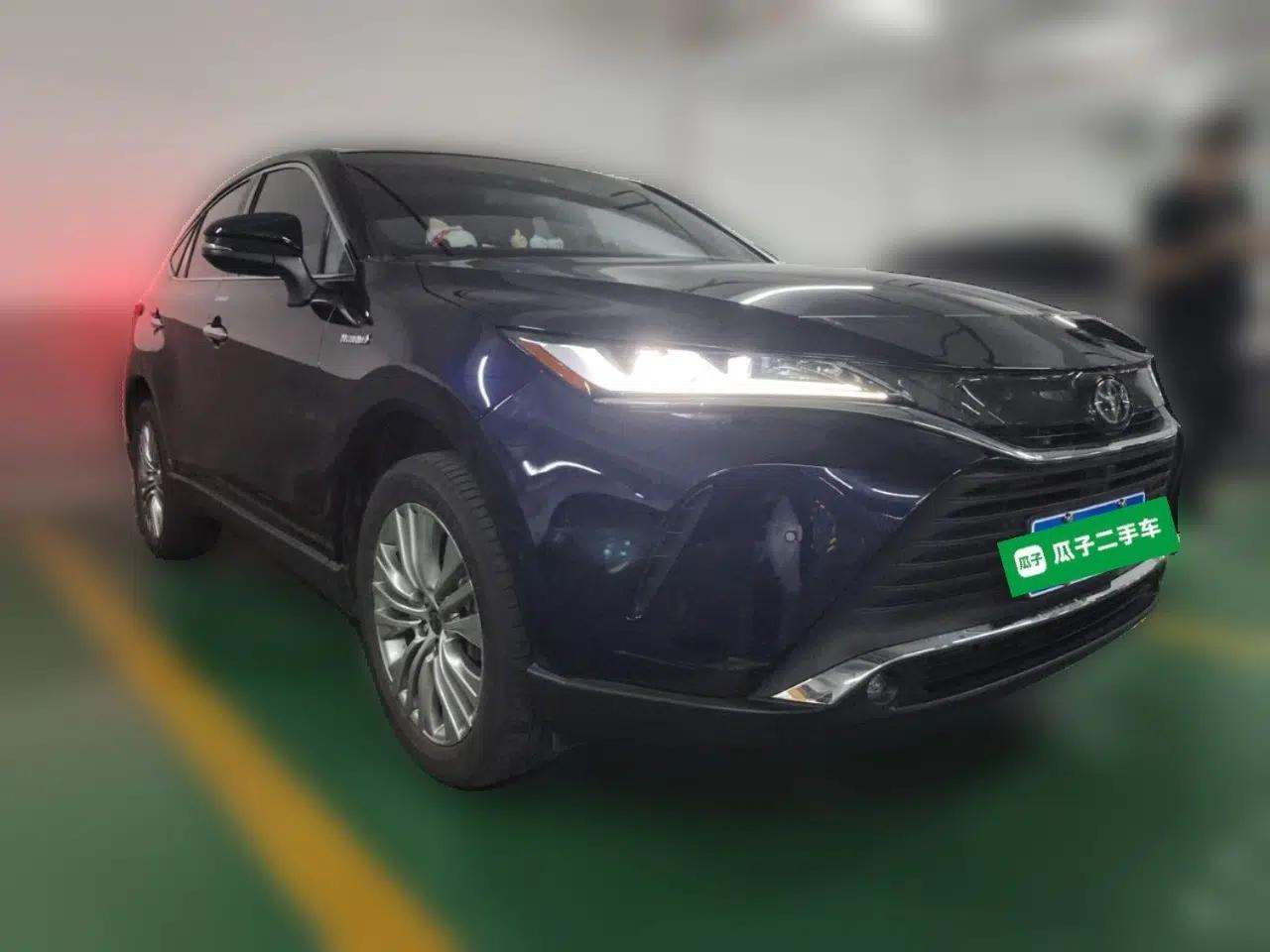 Toyota Harrier 2022 Dual-Engine 2.5L CVT Four-Wheel Drive Luxury Edition — миниатюра 3