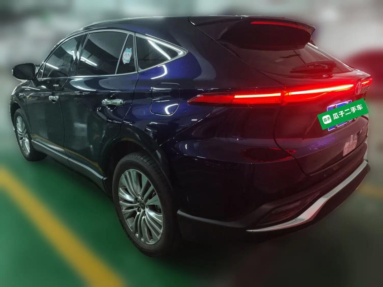 Toyota Harrier 2022 Dual-Engine 2.5L CVT Four-Wheel Drive Luxury Edition — миниатюра 4