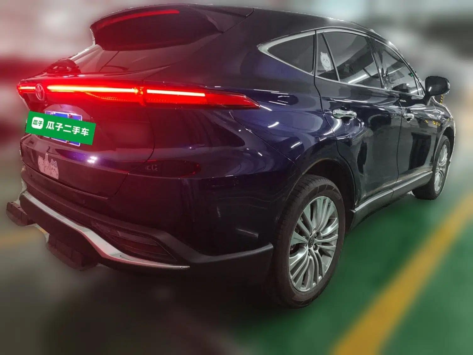 Toyota Harrier 2022 Dual-Engine 2.5L CVT Four-Wheel Drive Luxury Edition — миниатюра 6
