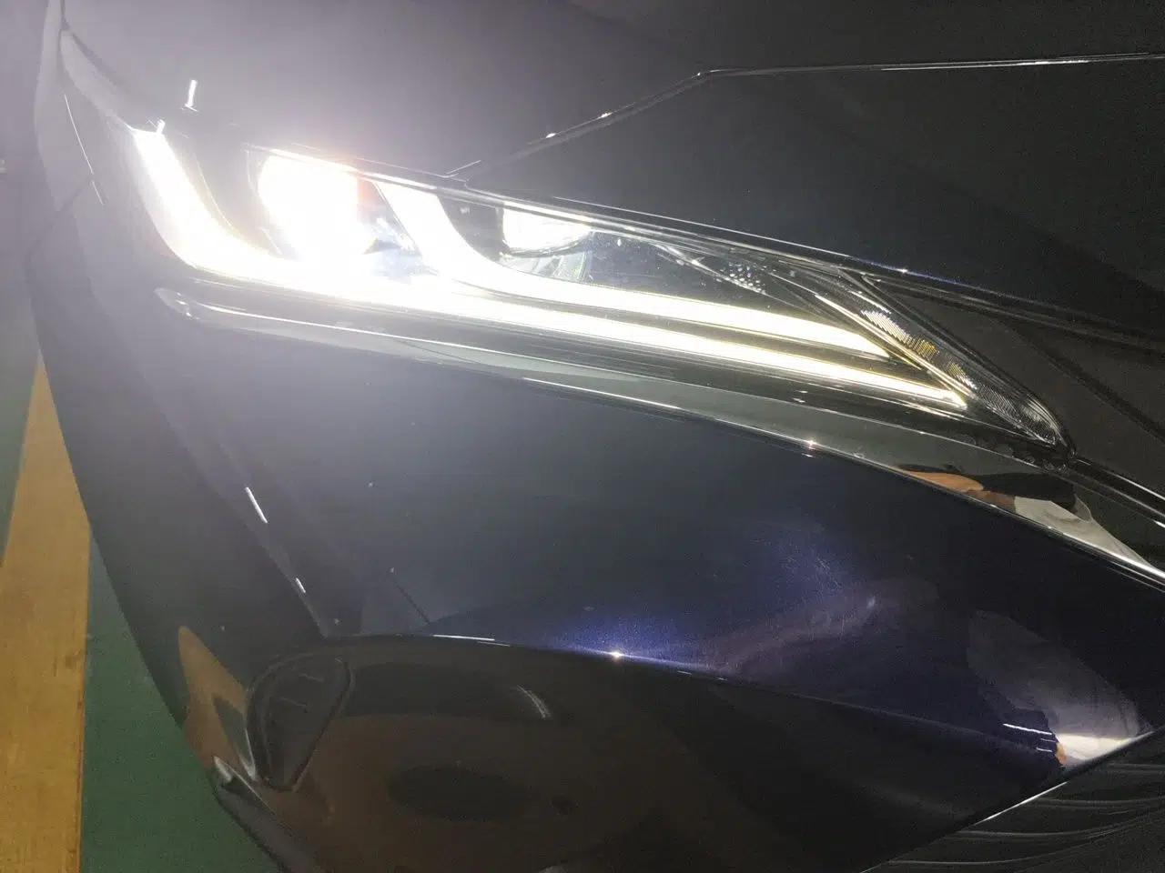 Toyota Harrier 2022 Dual-Engine 2.5L CVT Four-Wheel Drive Luxury Edition — миниатюра 7