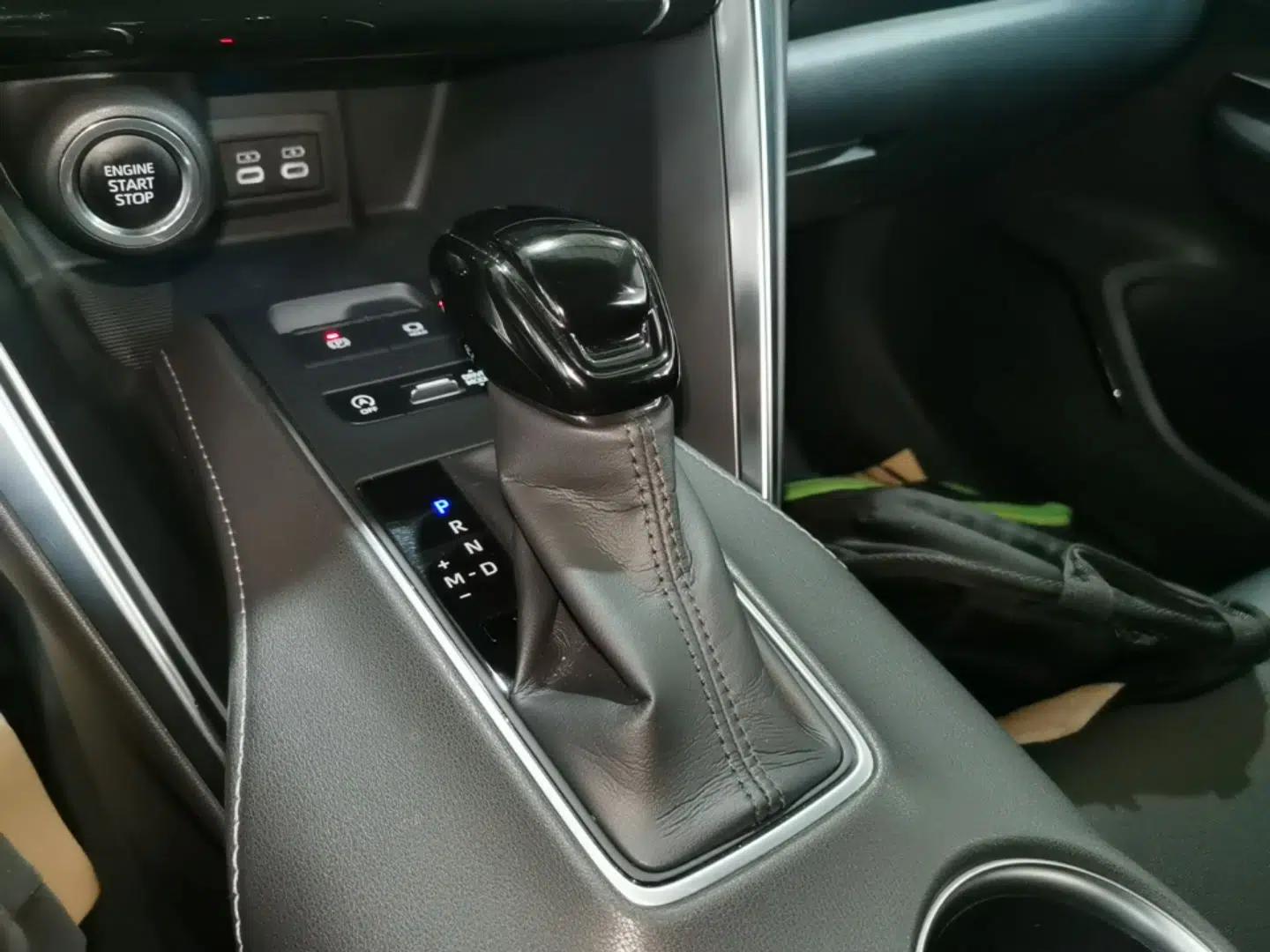 Toyota Harrier 2023 2.0L CVT Two-Wheel Drive Entry Version — миниатюра 16