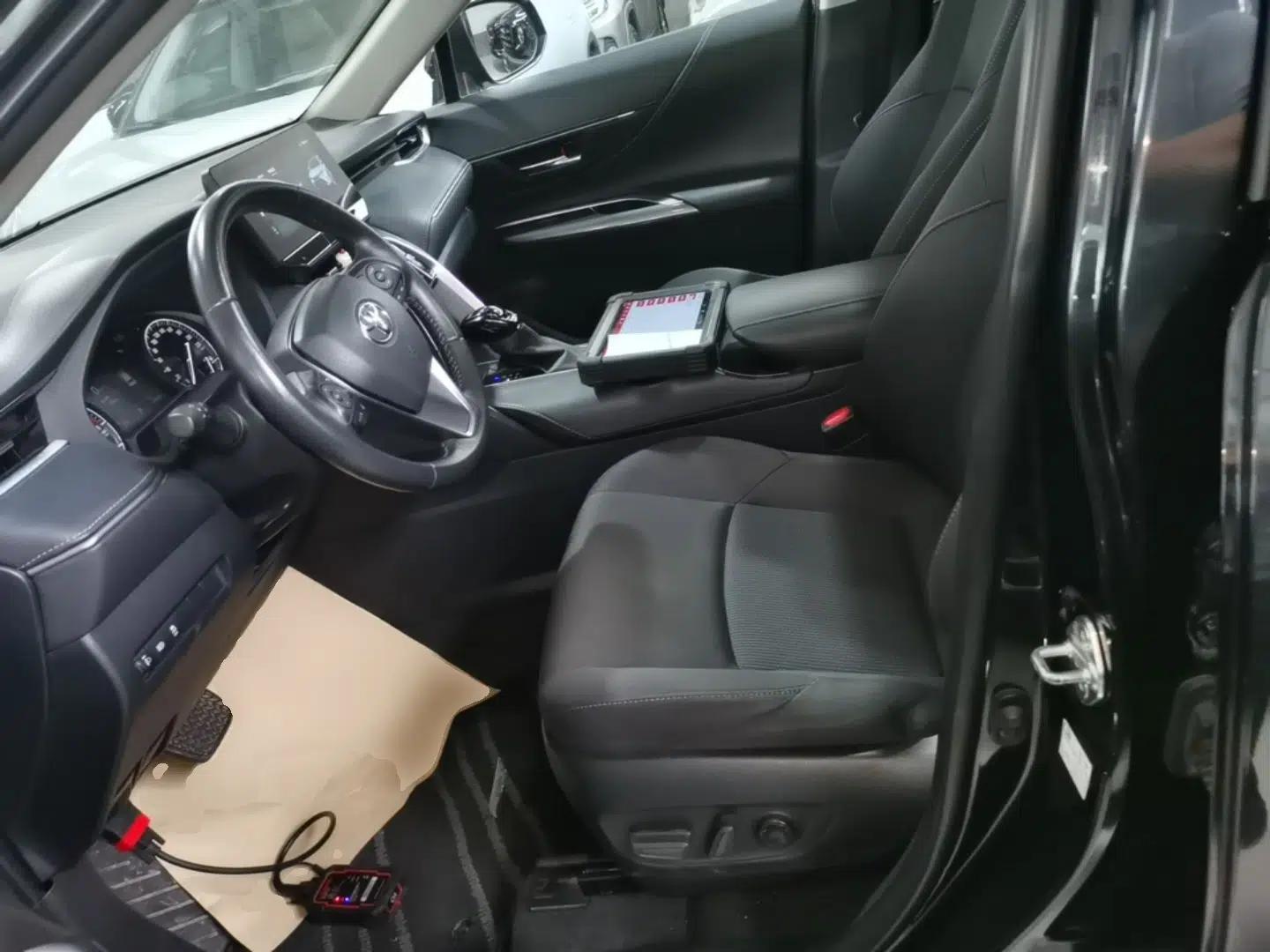 Toyota Harrier 2023 2.0L CVT Two-Wheel Drive Entry Version — миниатюра 17