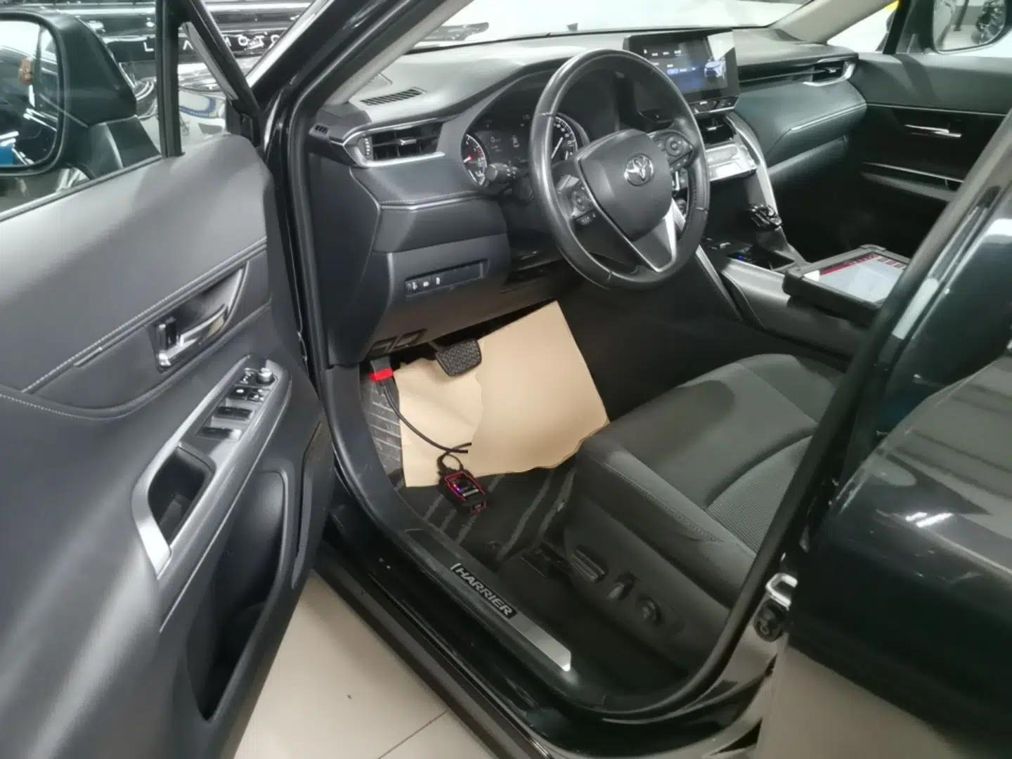 Toyota Harrier 2023 2.0L CVT Two-Wheel Drive Entry Version — миниатюра 18