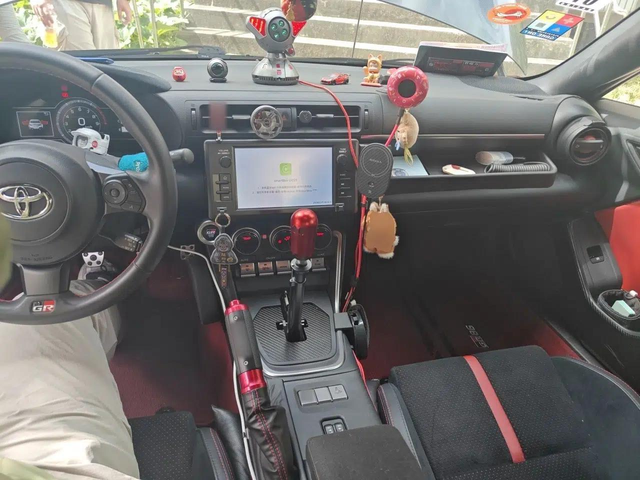 Toyota 86 2022 GR 86 2.4L Manual Edition — миниатюра 9