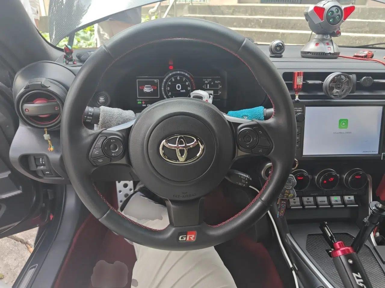 Toyota 86 2022 GR 86 2.4L Manual Edition — миниатюра 10