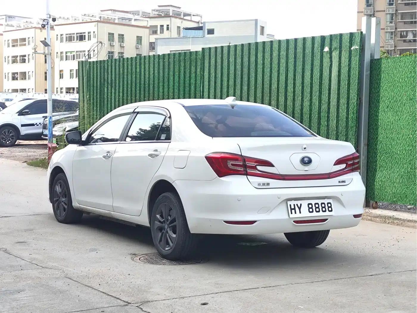Qin New Energy 2018 1.5T Intelligent Premium Edition — миниатюра 4