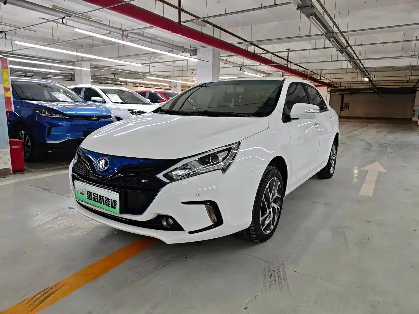 Qin New Energy 2017 Qin EV300 Premium Edition — миниатюра 1