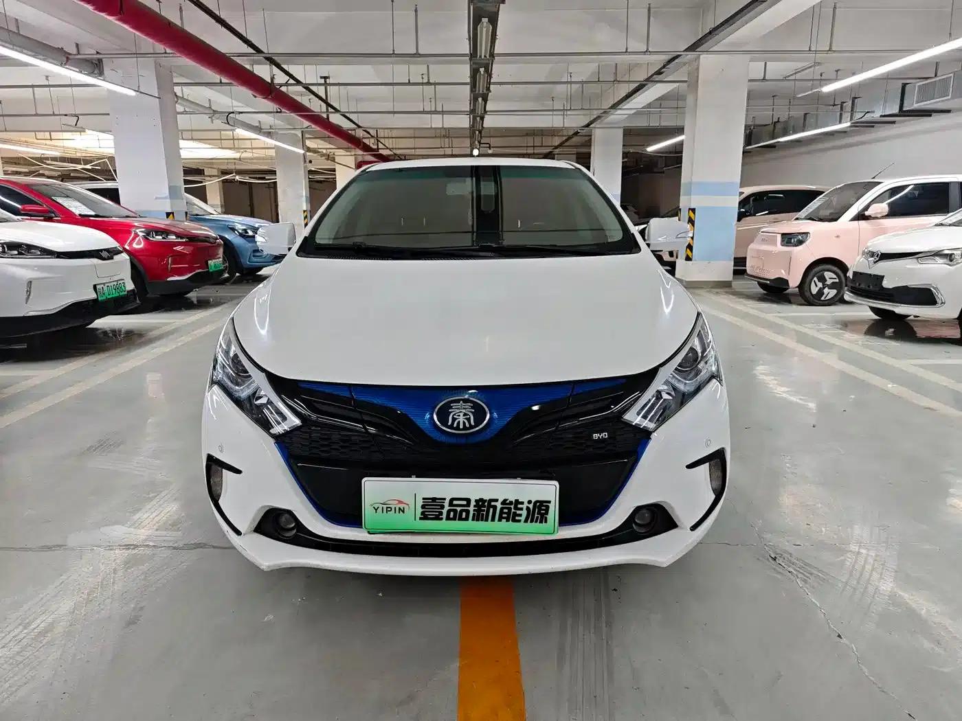 Qin New Energy 2017 Qin EV300 Premium Edition — миниатюра 2