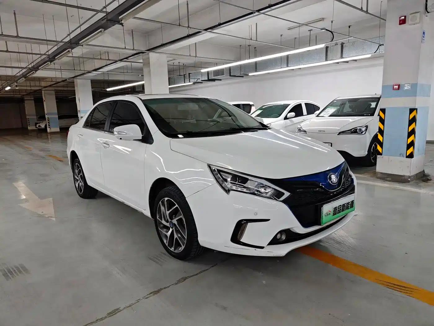 Qin New Energy 2017 Qin EV300 Premium Edition — миниатюра 3