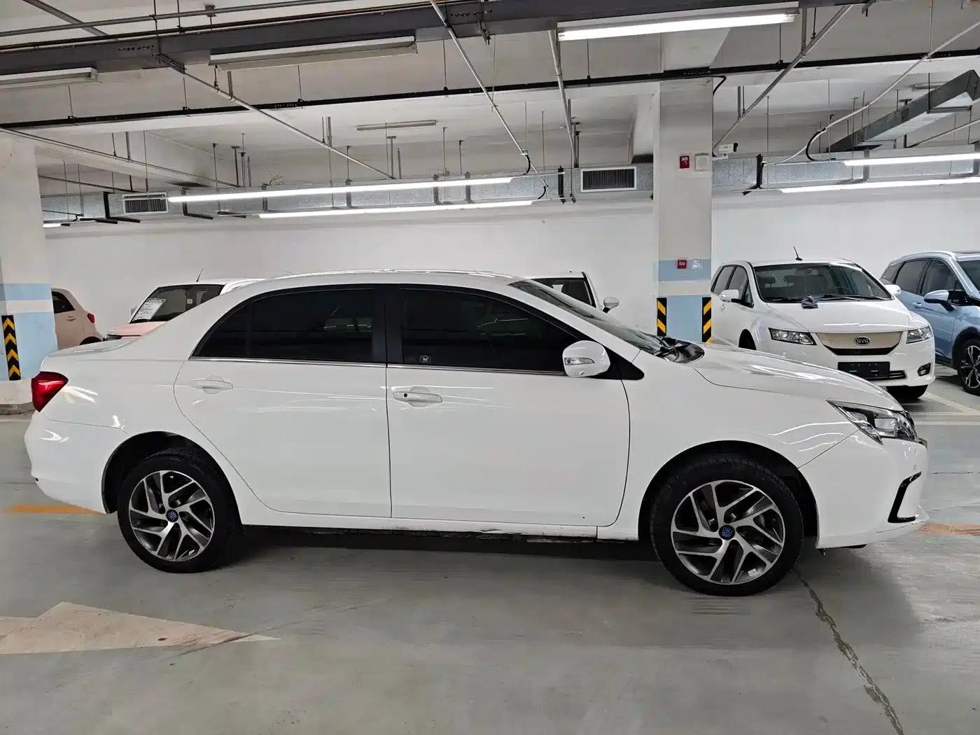 Qin New Energy 2017 Qin EV300 Premium Edition — миниатюра 4