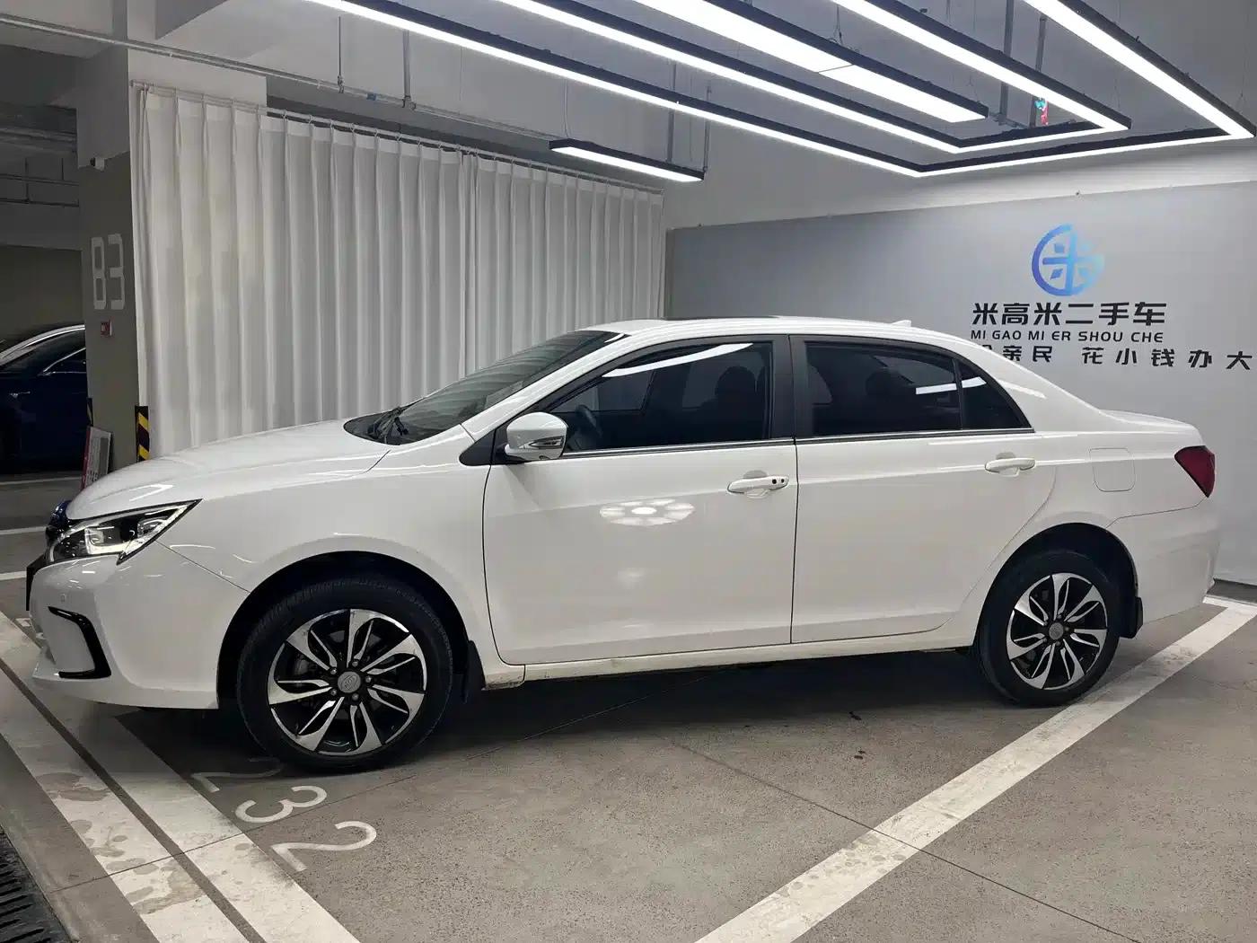 Qin New Energy 2016 Qin EV300 Premium Edition — миниатюра 3