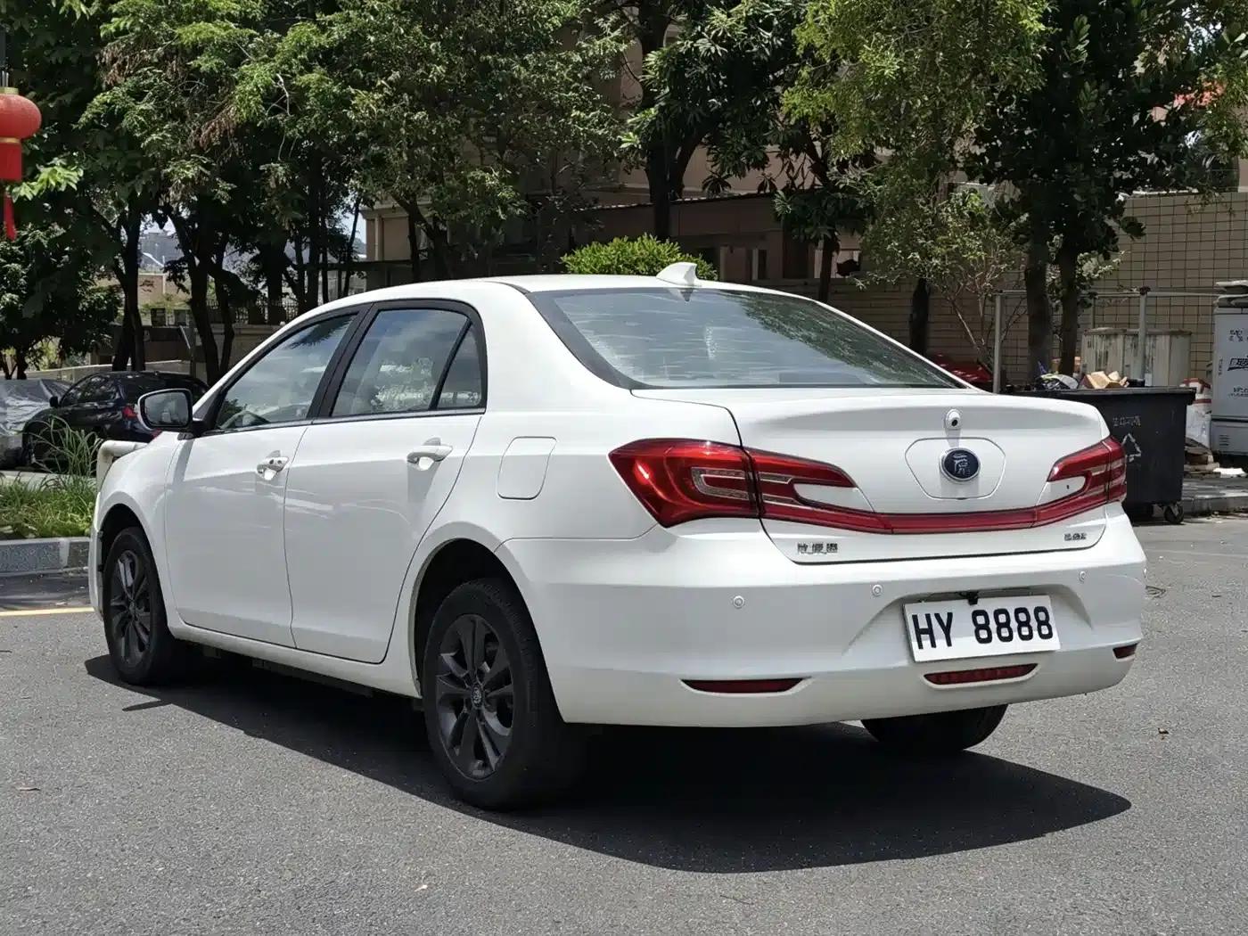 Qin 100 New Energy 2017 Model 1.5T — миниатюра 4