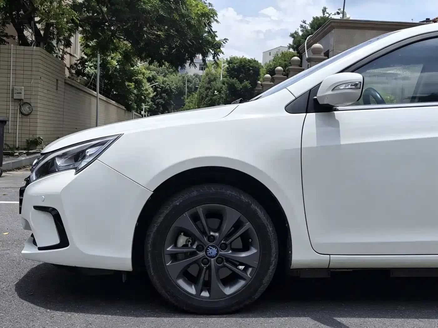 Qin 100 New Energy 2017 Model 1.5T — миниатюра 7