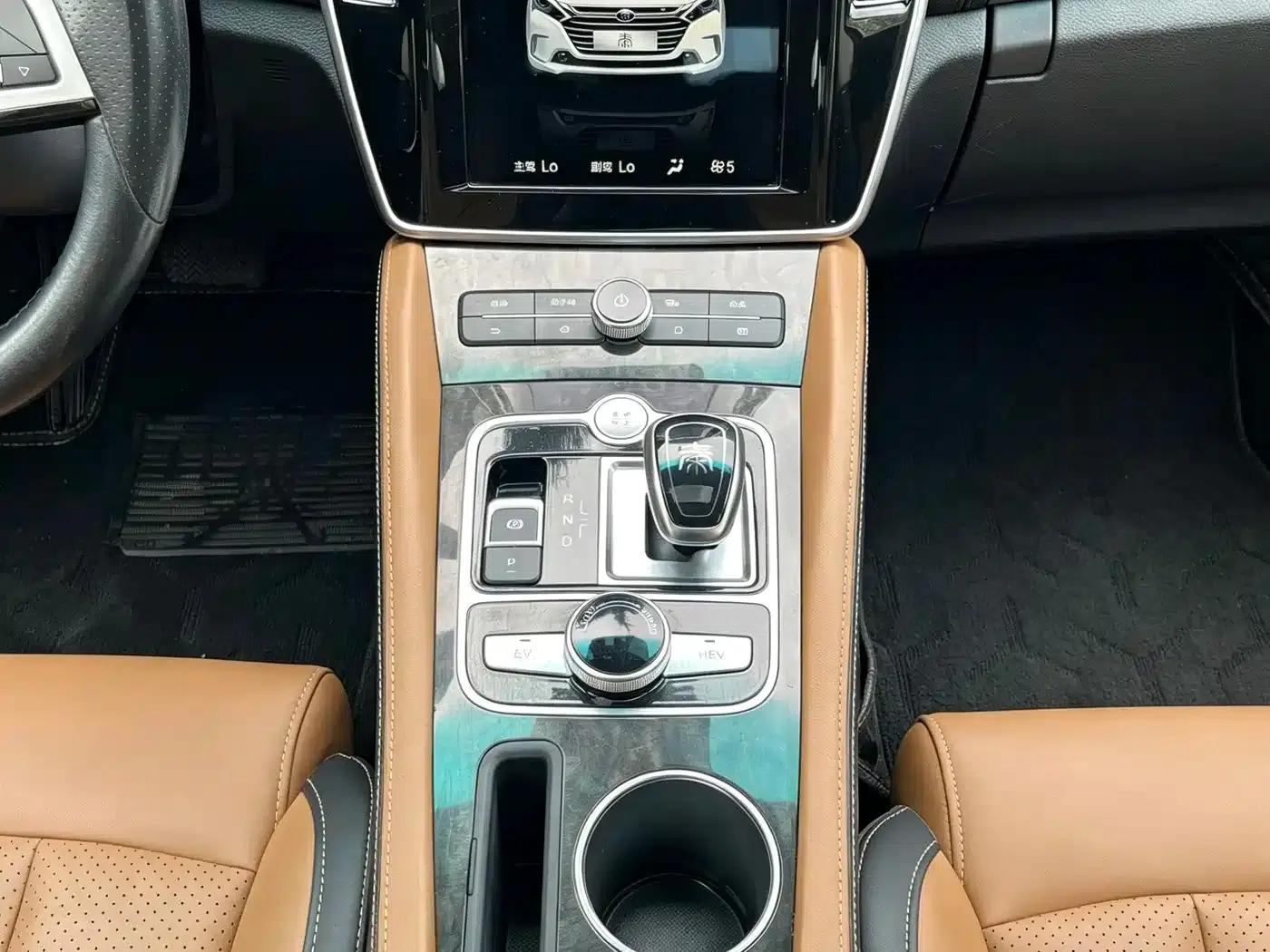 Qin 100 New Energy 2017 Model 1.5T — миниатюра 13