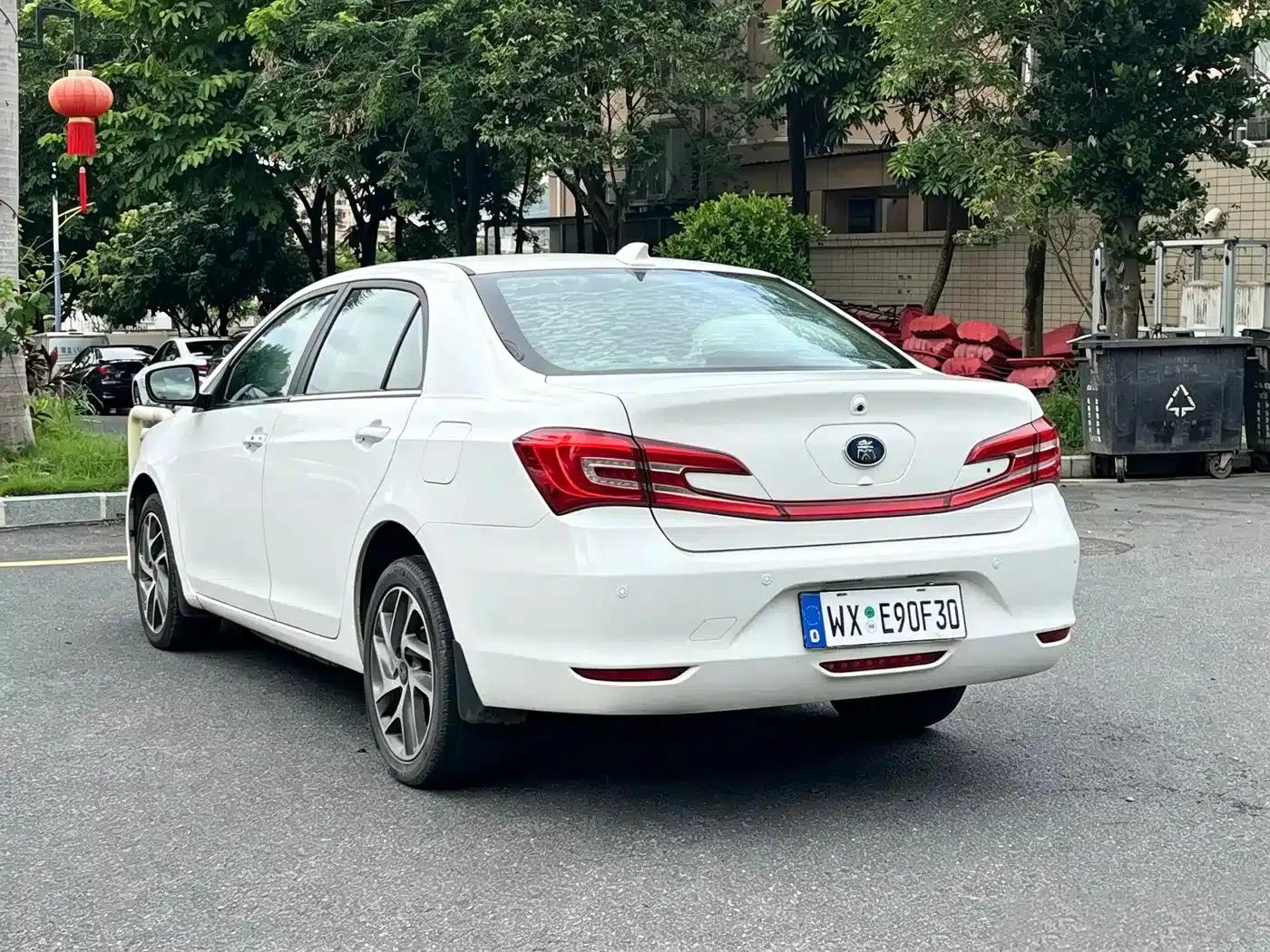 Qin 100 New Energy 2017 Model 1.5T — миниатюра 4