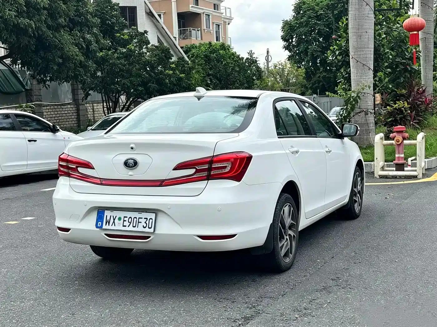 Qin 100 New Energy 2017 Model 1.5T — миниатюра 6