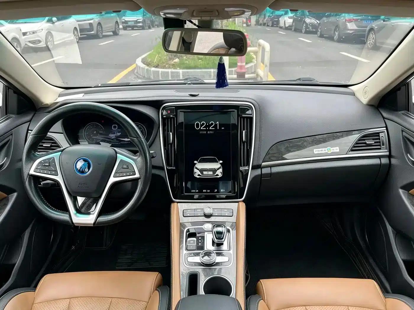 Qin 100 New Energy 2017 Model 1.5T — миниатюра 10