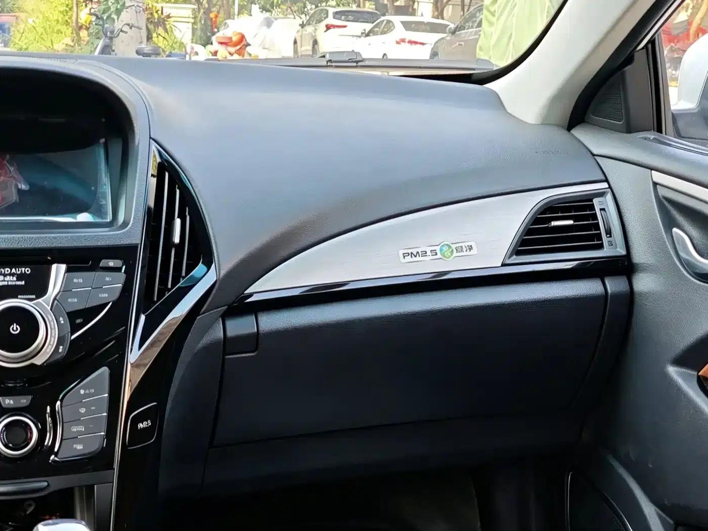 Qin New Energy 2015 1.5T Dual Crown Flagship Edition — миниатюра 14