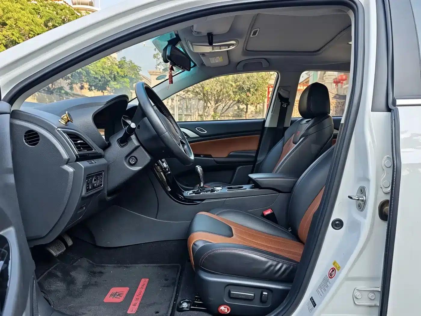 Qin New Energy 2015 1.5T Dual Crown Flagship Edition — миниатюра 8
