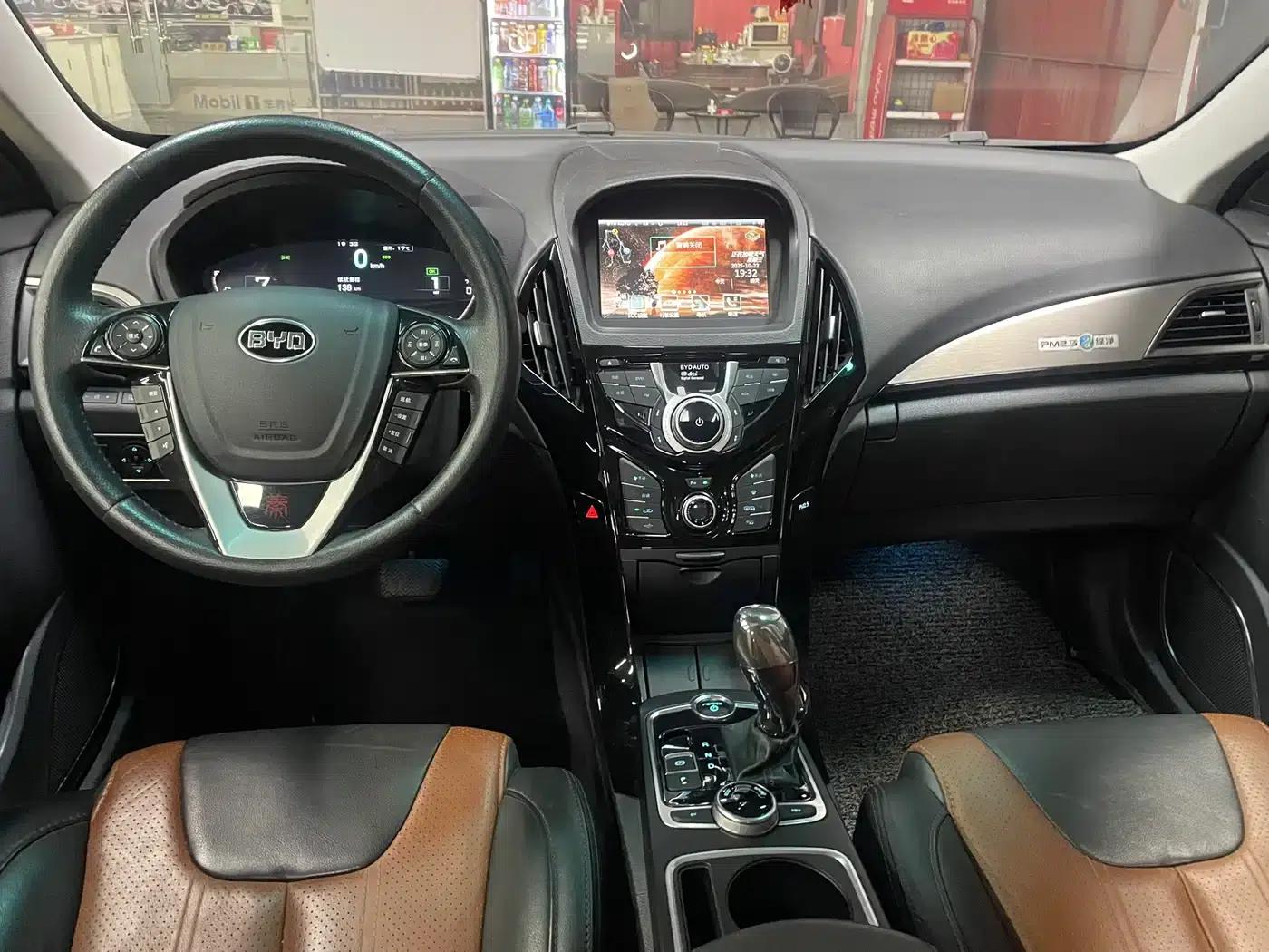 Qin New Energy 2015 1.5T Dual Crown Flagship Plus Edition — миниатюра 7