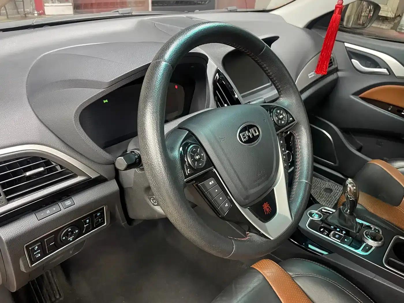Qin New Energy 2015 1.5T Dual Crown Flagship Plus Edition — миниатюра 9