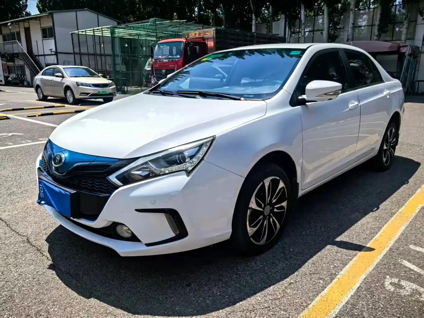 Qin New Energy 2016 Qin EV300 Premium Edition — миниатюра 1